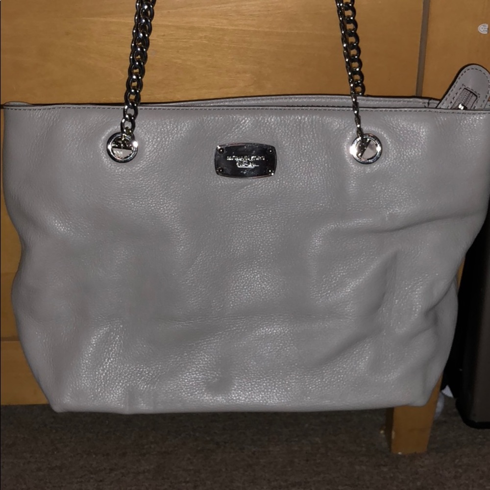 Grey Micheal Kors Shoulder Bag